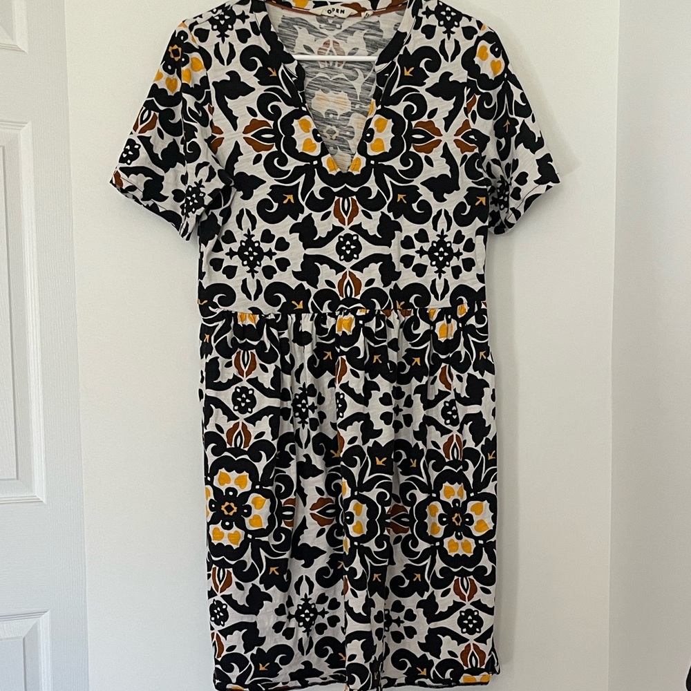 Boden Dress with Yellow, Black, and Gray Floral Design